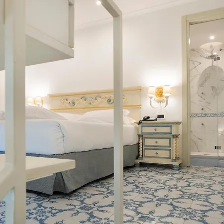 Excelsior Belvedere & Hotel 5*